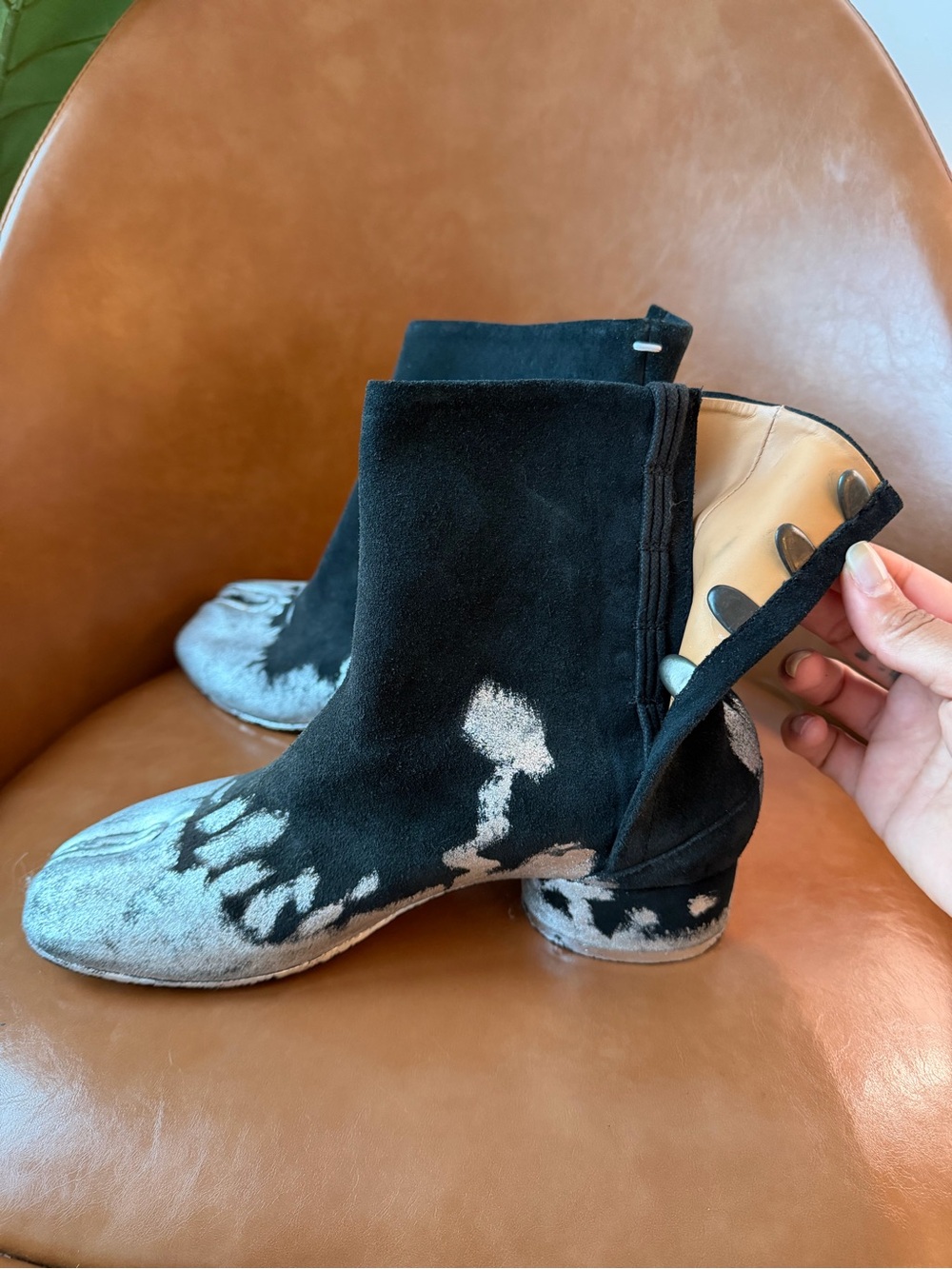 Maison Margiela Wmns Tabi Boot 'Painted - Black Silver' - Preloved! Size 38 - Picture 2 of 8